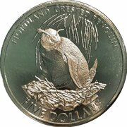 5 Dollars - Elizabeth II 4th Portrait; Fiordland Crested Penguin, New Zealand, 2005 reverse image