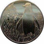 5 Dollars - Elizabeth II 4th Portrait; Yellow-eyed Penguin, New Zealand, 2011 reverse image