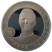 5 Pounds - Elizabeth II Bobby Moore, United Kingdom, 2006 reverse image