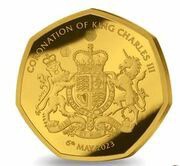 50 Pence - Charles III Royal Coat of Arms; Silver Proof Goldclad, United Kingdom, 2023 reverse image