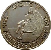 5 Crowns - Elizabeth II Apollo 11 - Astronaut descending ladder, United Kingdom, 1993 reverse image