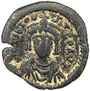 10 Nummi - Tiberius II Constantine Constantinopolis obverse image