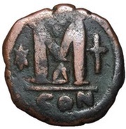 40 Nummi - Justinian I Constantinopolis; Type ✶M♰, Byzantine states, 527-538 reverse image