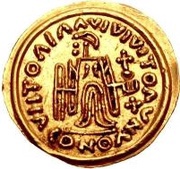 1 Tremissis In the name of Maurice Tiberius; Victory with crude face and helmet-hair; band curved down, Lombard Kingdom, 582-690 reverse image