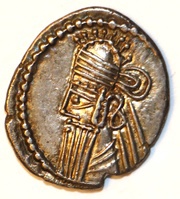 Drachm - Vologases IV Sellwood Type 84.132 - Ecbatana obverse image