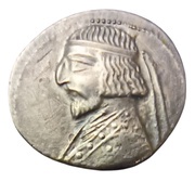 Drachme - Roi inconnu Arsacès XVI - 75-62 BC Sellwood Type 30 obverse image