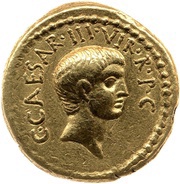 Aureus - Octavian C·CAESAR·III·VIR·R·P·C / L·MVSSIDIVS·T·F·LONGVS·IIII·VIR·A·P·F obverse image