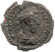Quinarius - Commodus P M TR P XIII IMP VIII COS V P P; Victory obverse image
