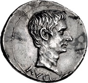 Denarius - Augustus CAESAR DIVI F ARMEN CAPTA IMP VIIII obverse image