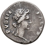 Denarius ROMA VICTRIX; Salus and Roma obverse image