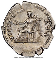 Denarius - Hadrian VICTORIA AVG; Victory, Rome, 136 reverse image