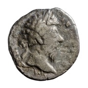 Denarius - Marcus Aurelius COS III; Roma and Victory obverse image
