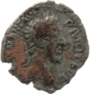 Denarius - Commodus P M TR P X IMP VII COS IIII P P SAEC FEL; Victory obverse image