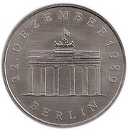 20 Mark Brandenburg Gate reverse image