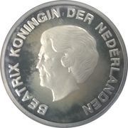 5 Florins - Beatrix Silver jubilee obverse image